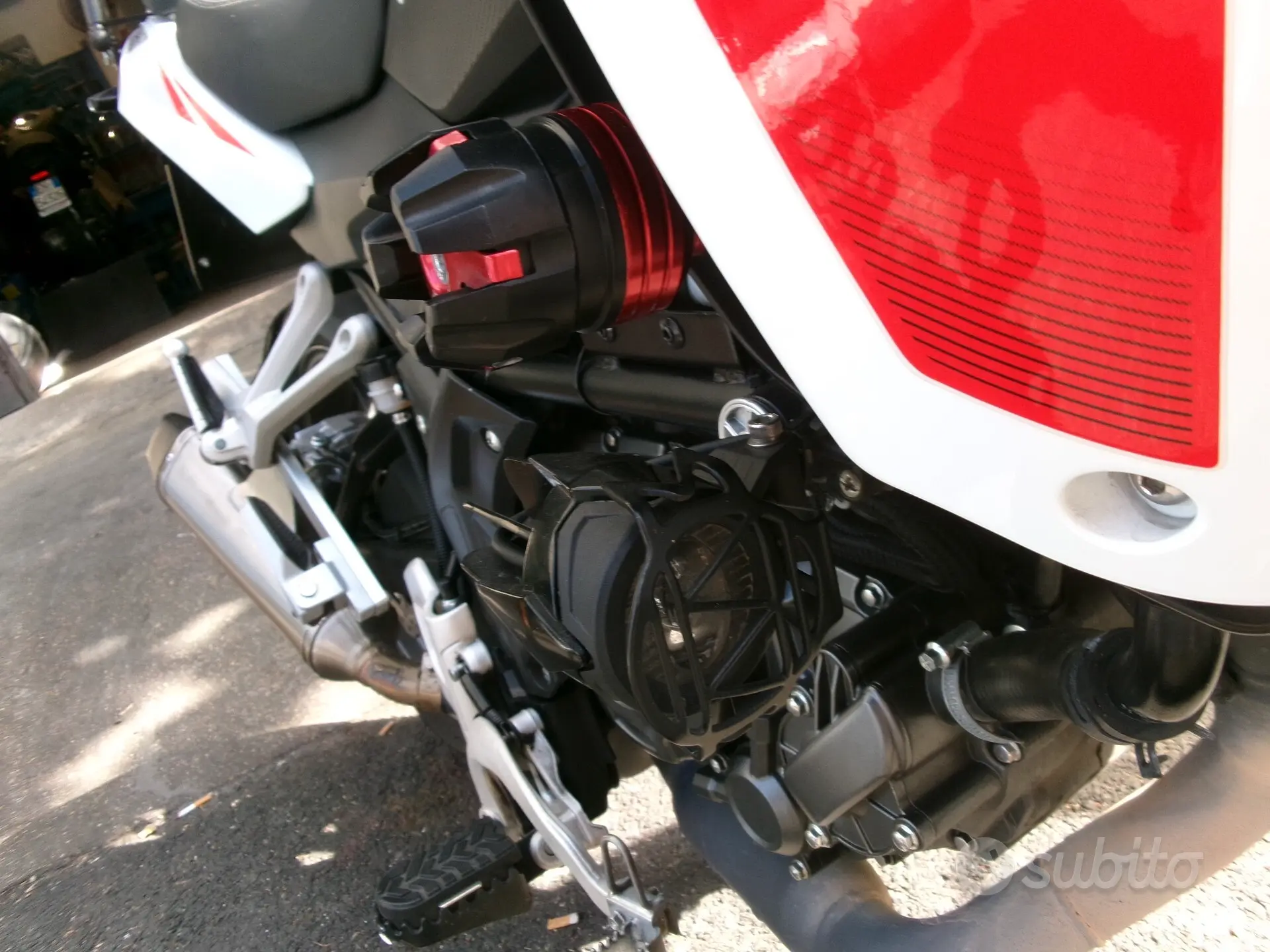 Benelli TRK 250 foto 6