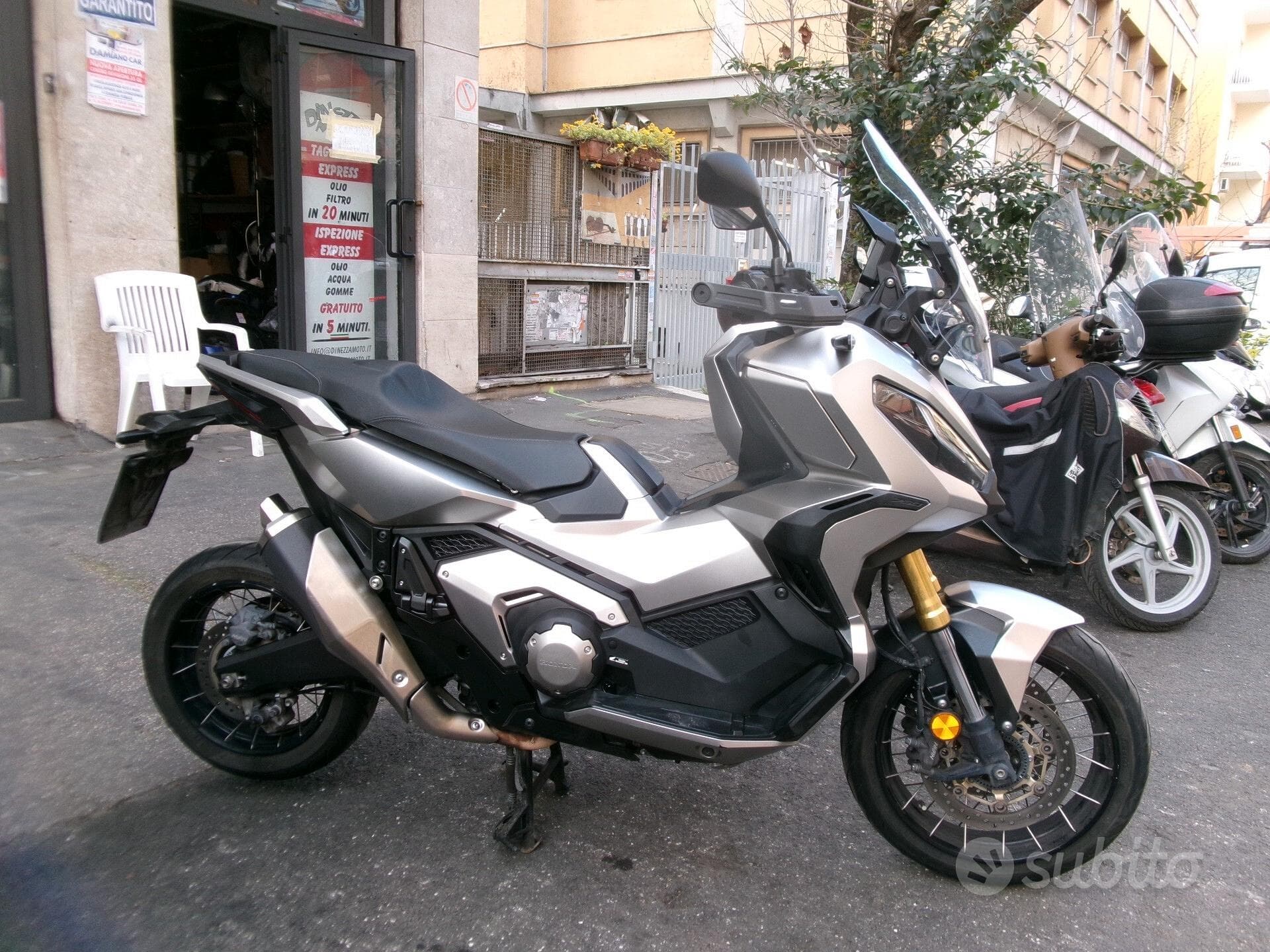 Honda X-ADV 750 ABS foto 2