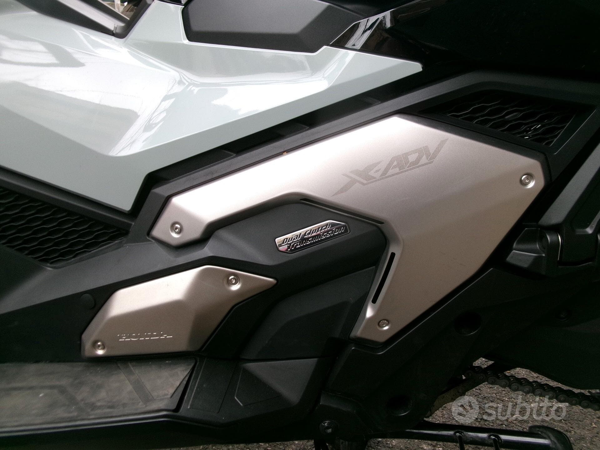 Honda X-ADV 750 DCT ABS foto 4