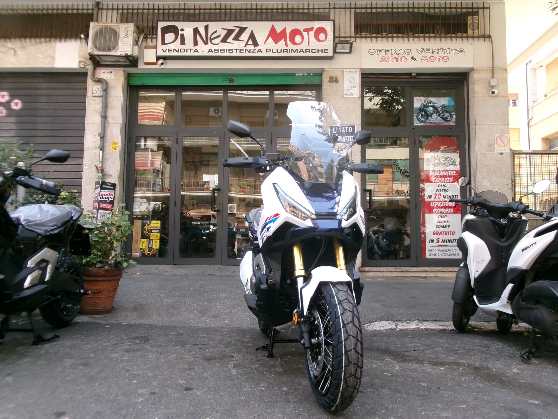 Honda X-ADV 750 ABS DCT SPECIAL EDITION da immatricolare scooter nuovo a Roma - foto 1 di 7