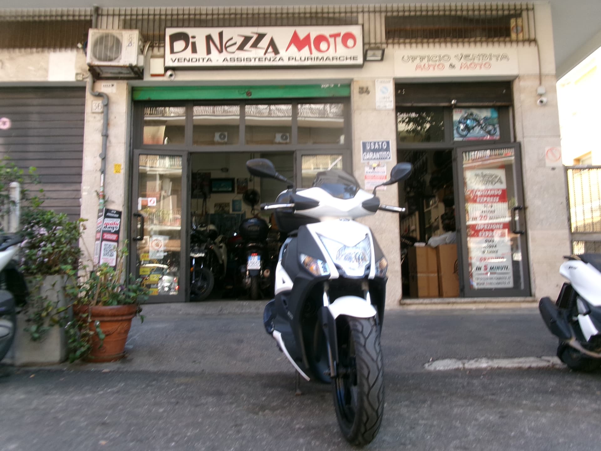 Kymco AGILITY R16 + 2015 scooter usato a Roma - foto 1 di 6